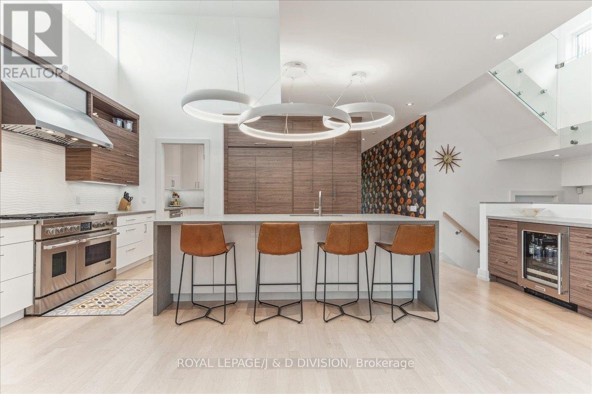 16 Forty First Street, Toronto, ON, M8W 3N5 - 11