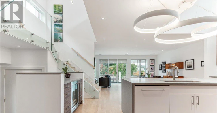 16 Forty First Street, Toronto, ON, M8W 3N5 - 9