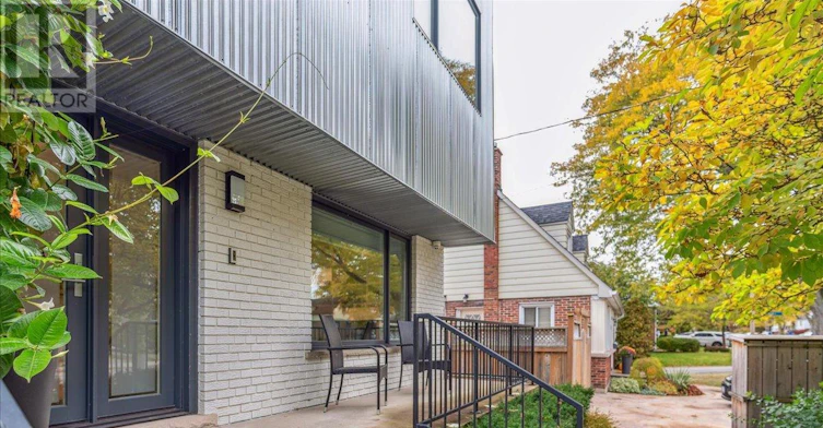 16 Forty First Street, Toronto, ON, M8W 3N5 - 3