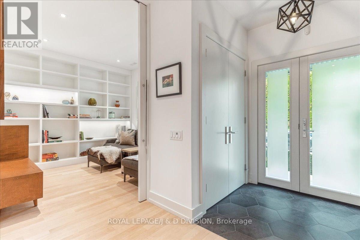 16 Forty First Street, Toronto, ON, M8W 3N5 - 5