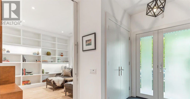16 Forty First Street, Toronto, ON, M8W 3N5 - 5