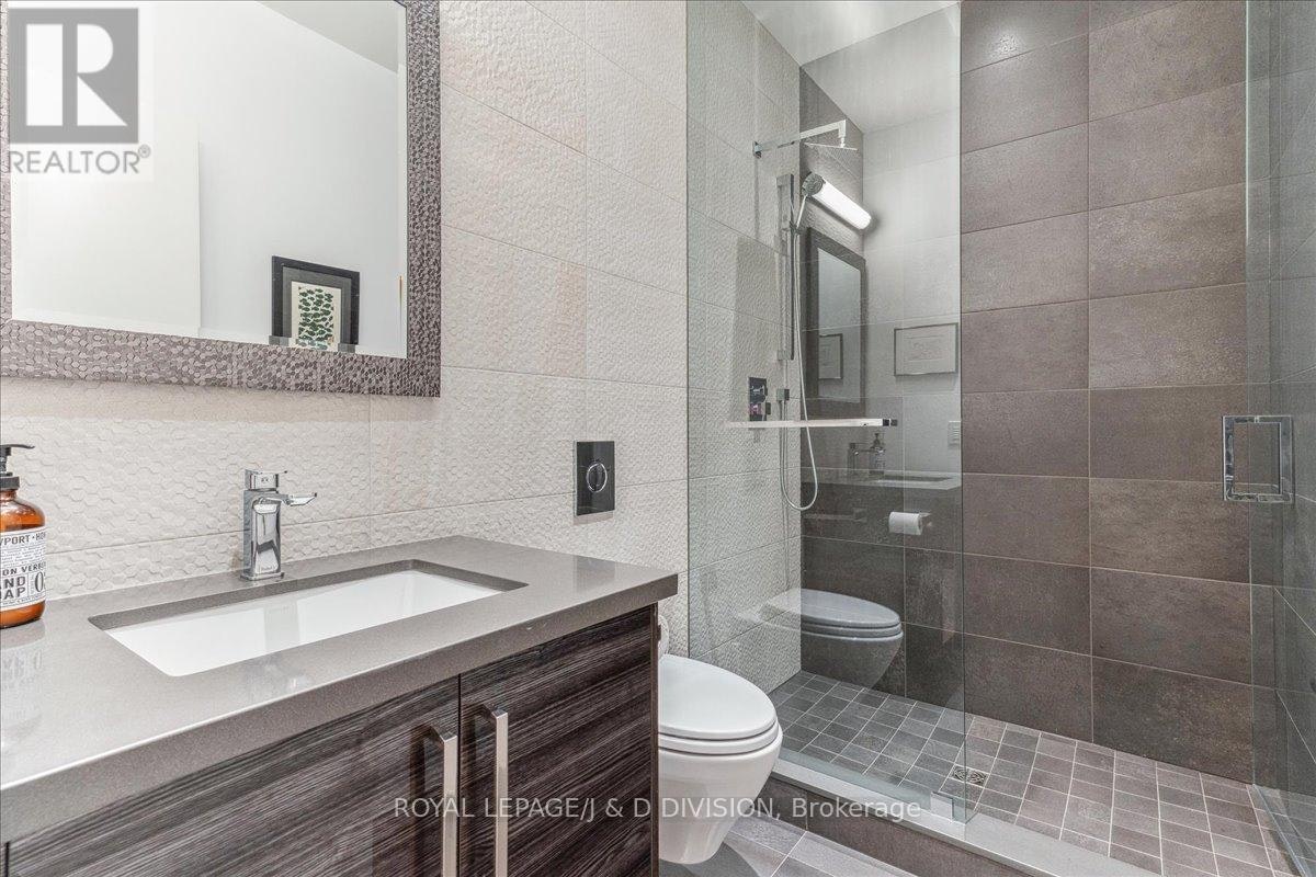 16 Forty First Street, Toronto, ON, M8W 3N5 - 8