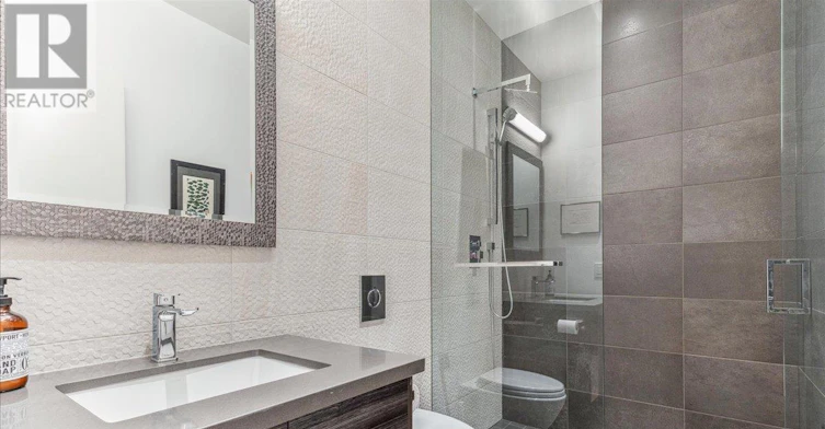 16 Forty First Street, Toronto, ON, M8W 3N5 - 8