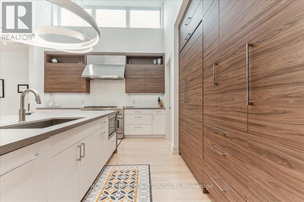 16 Forty First Street, Toronto, ON, M8W 3N5 - 10