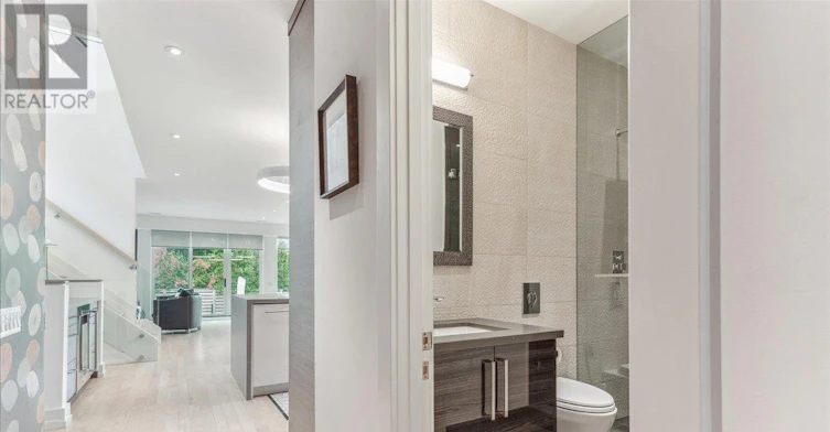 16 Forty First Street, Toronto, ON, M8W 3N5 - 7