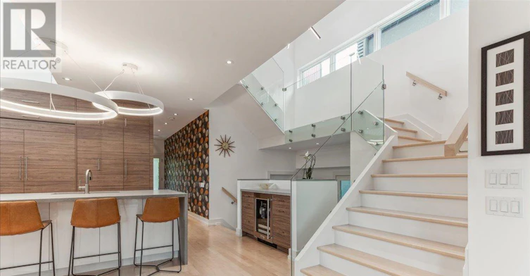 16 Forty First Street, Toronto, ON, M8W 3N5 - 16
