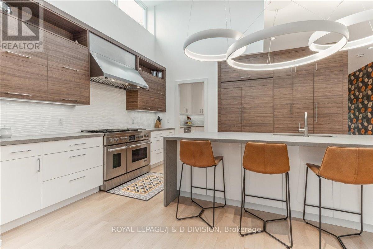 16 Forty First Street, Toronto, ON, M8W 3N5 - 13