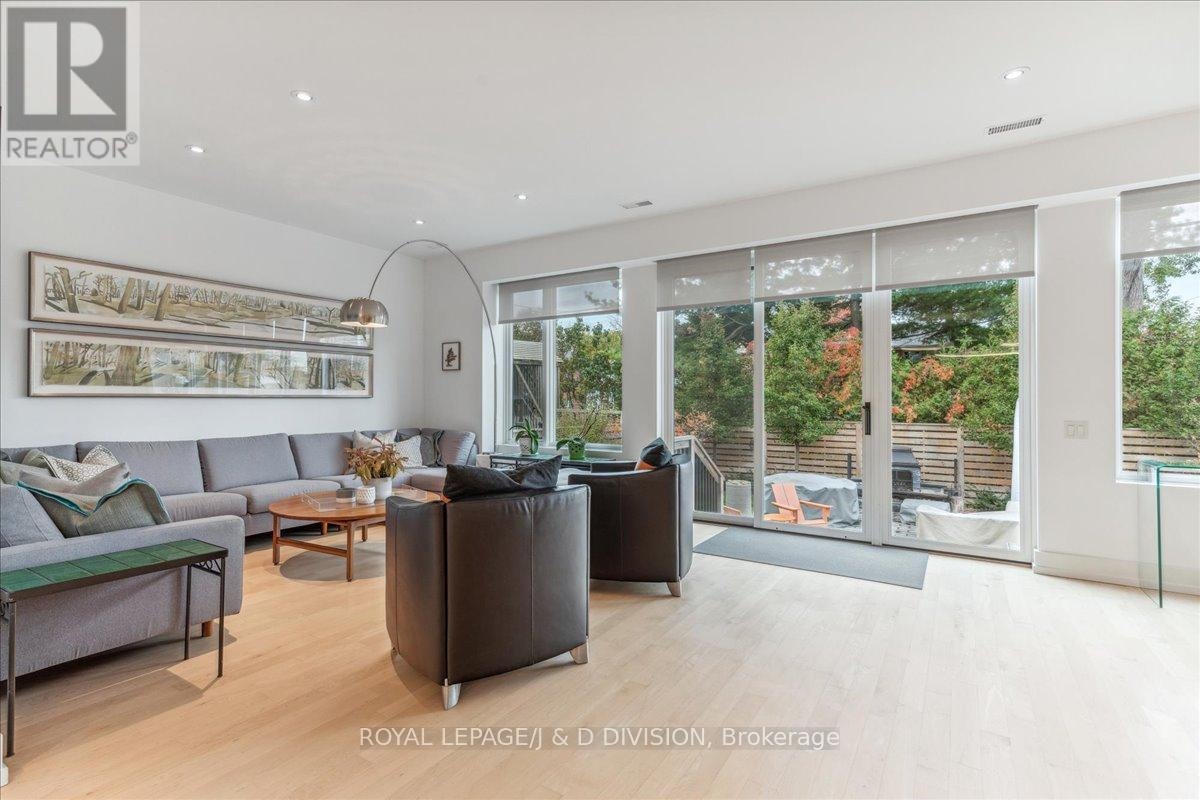 16 Forty First Street, Toronto, ON, M8W 3N5 - 17