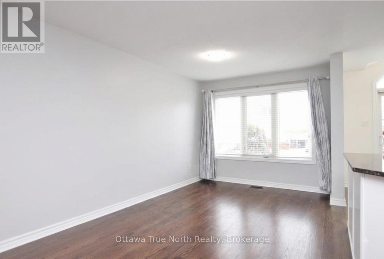 601 Malkowski Street, Ottawa, ON, K2K 0B4 - 4