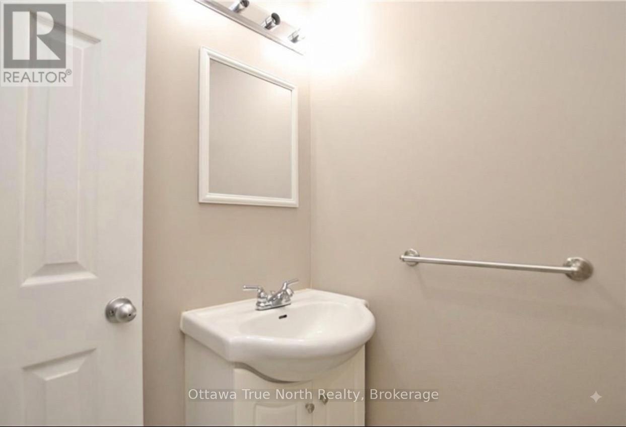 601 Malkowski Street, Ottawa, ON, K2K 0B4 - 7