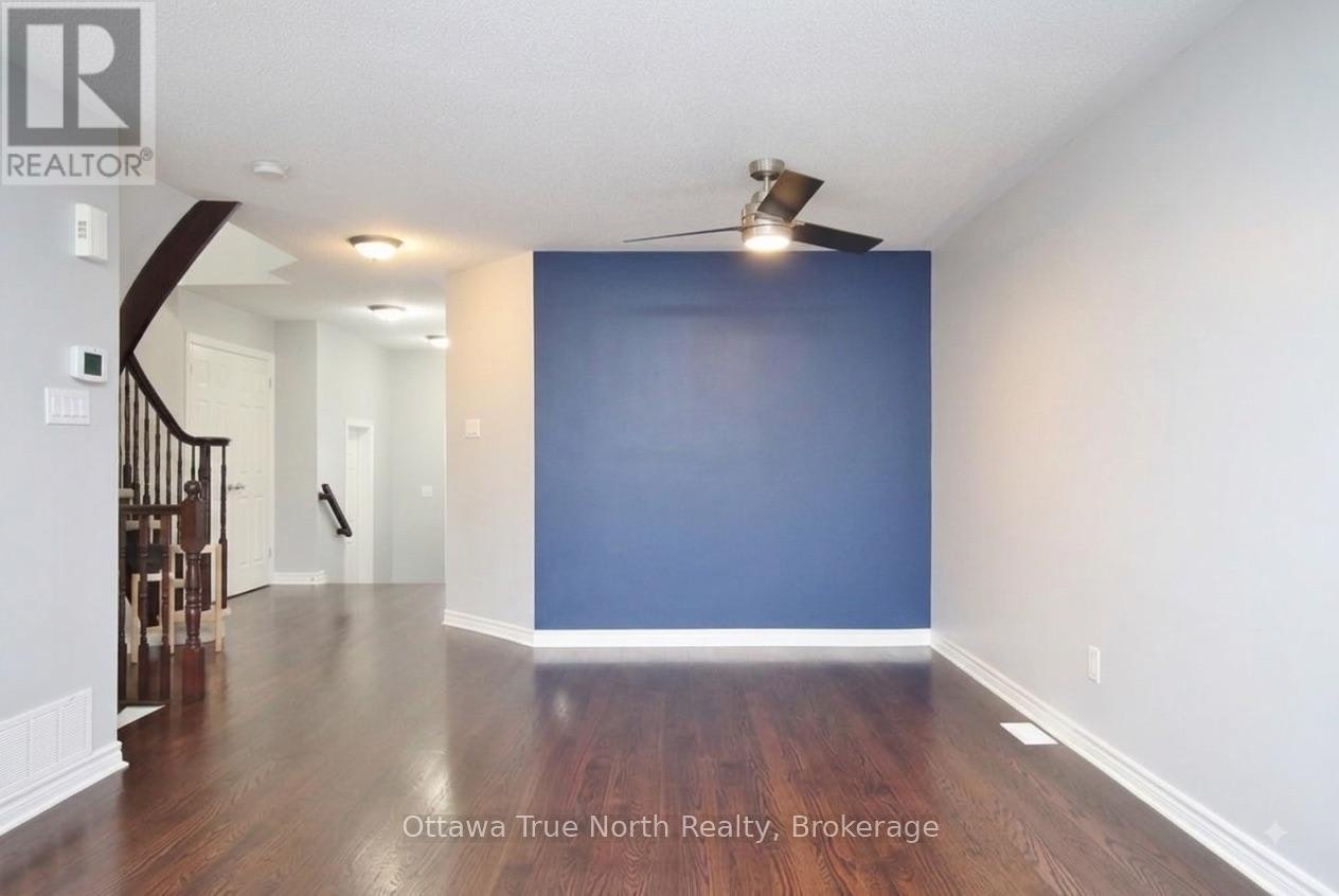 601 Malkowski Street, Ottawa, ON, K2K 0B4 - 3