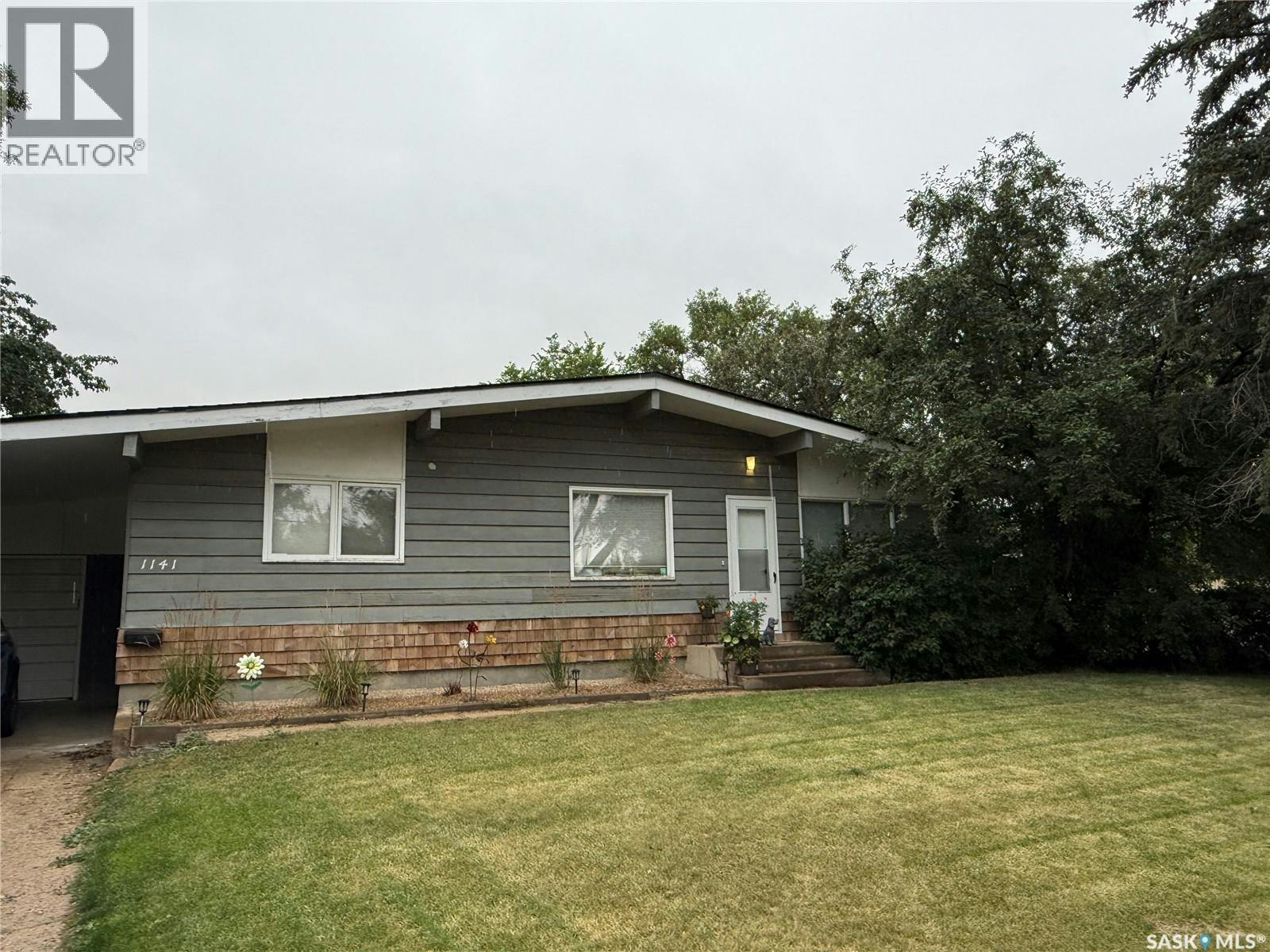 1141 Hartney Avenue, Weyburn, SK, S4H 0L9