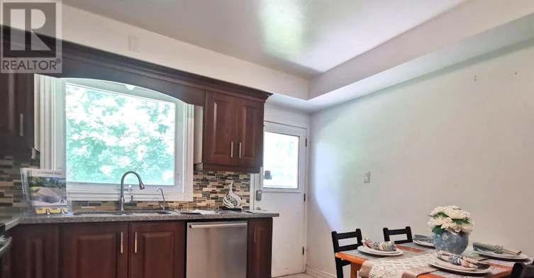 67 Burbank Drive, Toronto, ON, M2K 1N3 - 11