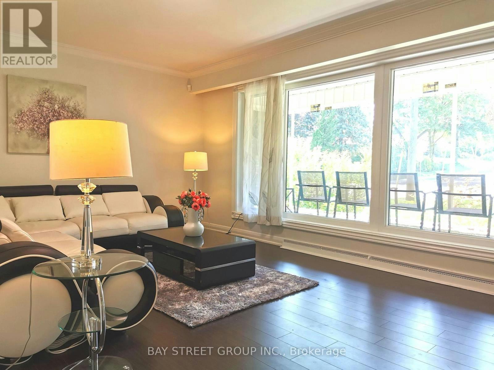 67 Burbank Drive, Toronto, ON, M2K 1N3 - 7