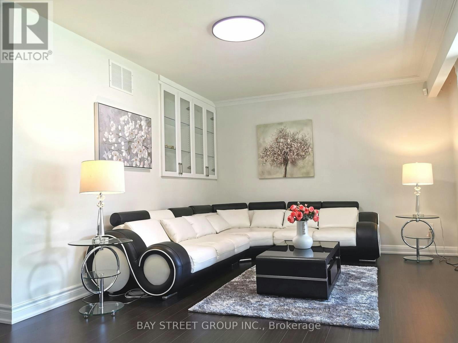 67 Burbank Drive, Toronto, ON, M2K 1N3 - 6