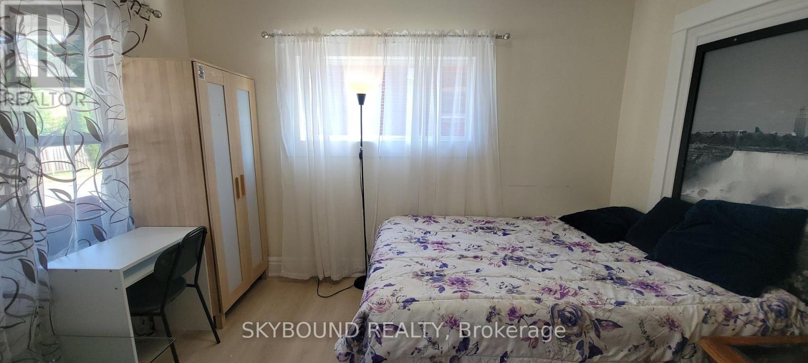 ROOM-4869 Second Avenue, Niagara Falls, ON, L2E 4H9 - 3