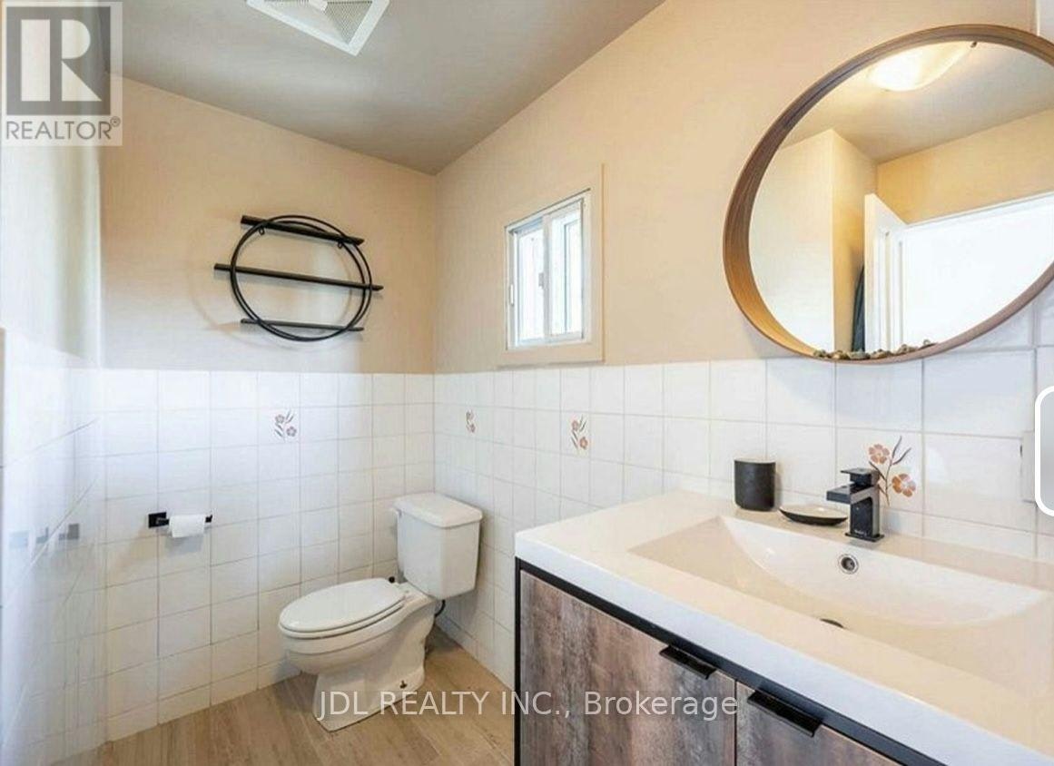 A 2ND FLOOR-137 Denison Ave Avenue, Toronto, ON, M5T 2N2 - 8