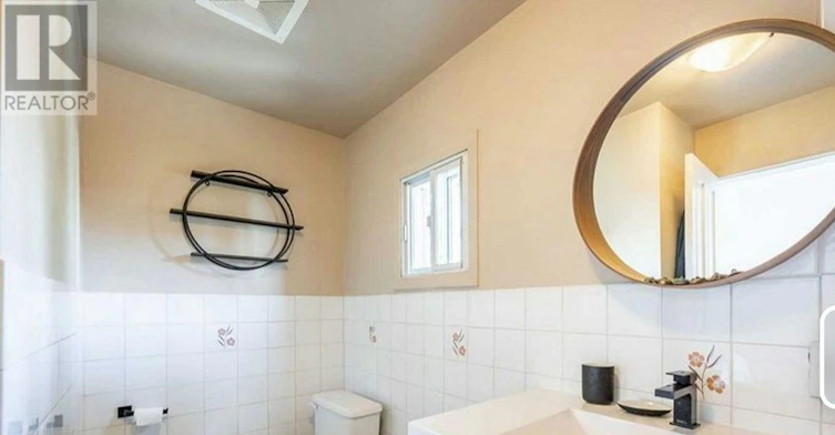 A 2ND FLOOR-137 Denison Ave Avenue, Toronto, ON, M5T 2N2 - 8