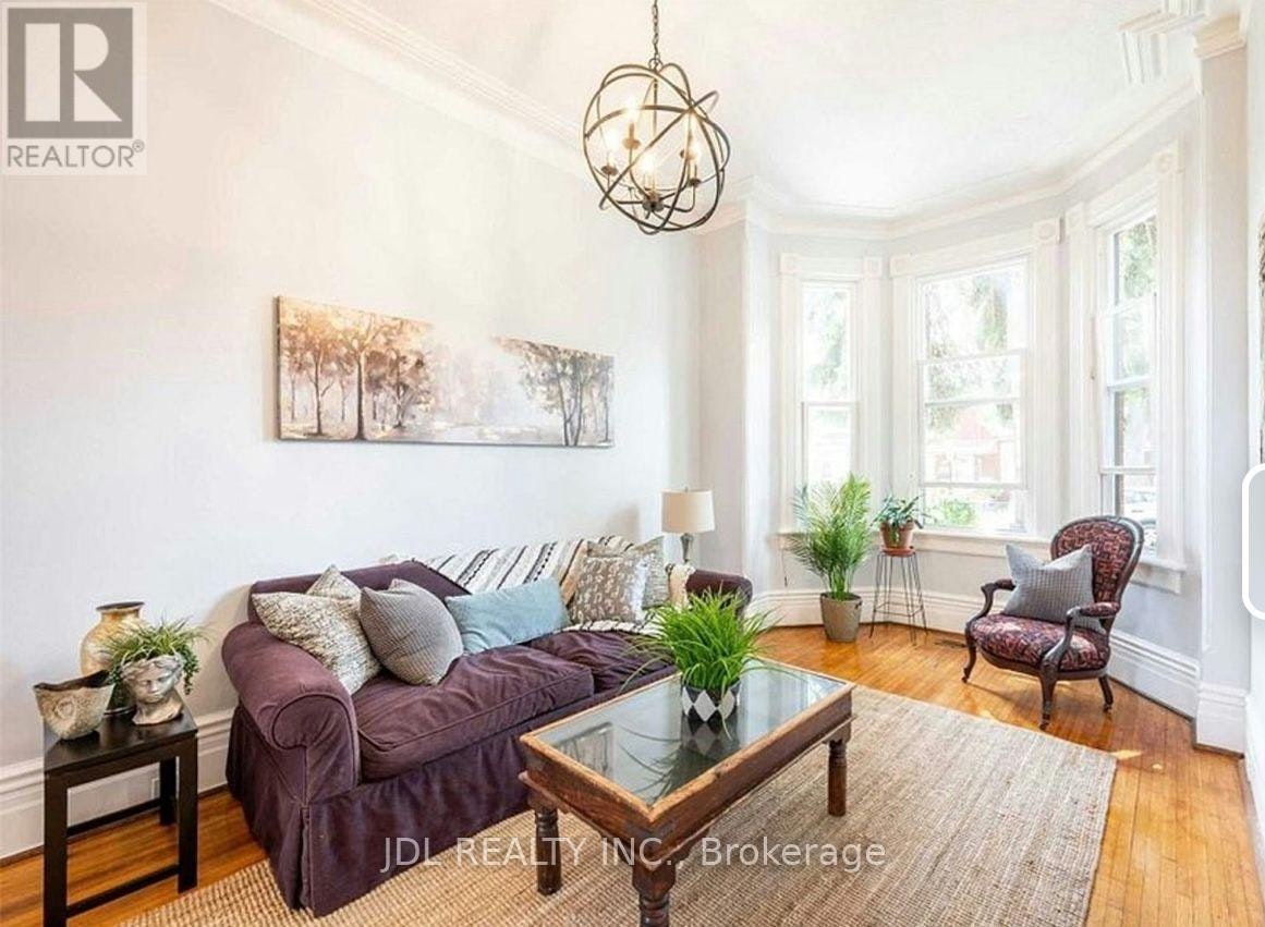 A 2ND FLOOR-137 Denison Ave Avenue, Toronto, ON, M5T 2N2 - 4