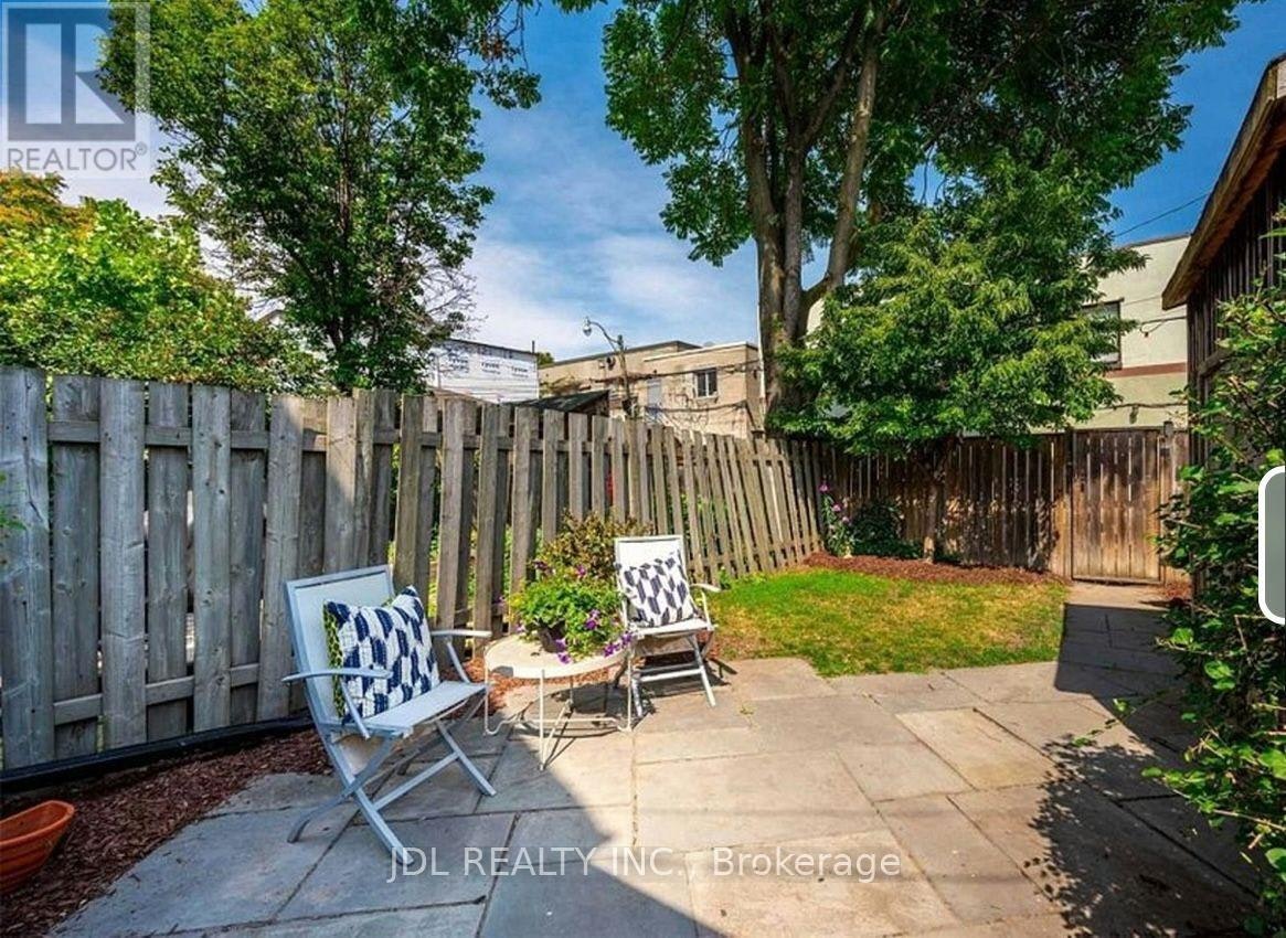 A 2ND FLOOR-137 Denison Ave Avenue, Toronto, ON, M5T 2N2 - 14