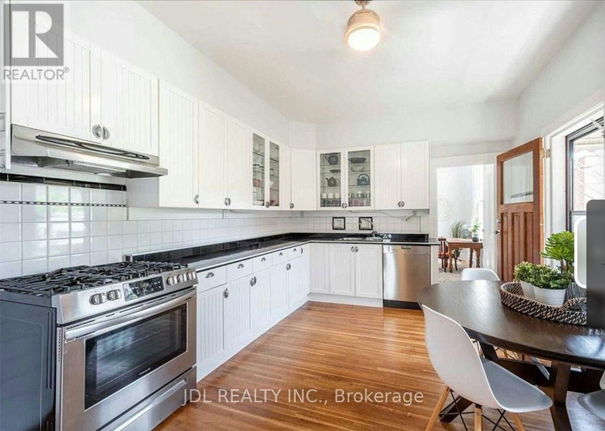 A 2ND FLOOR-137 Denison Ave Avenue, Toronto, ON, M5T 2N2 - 2