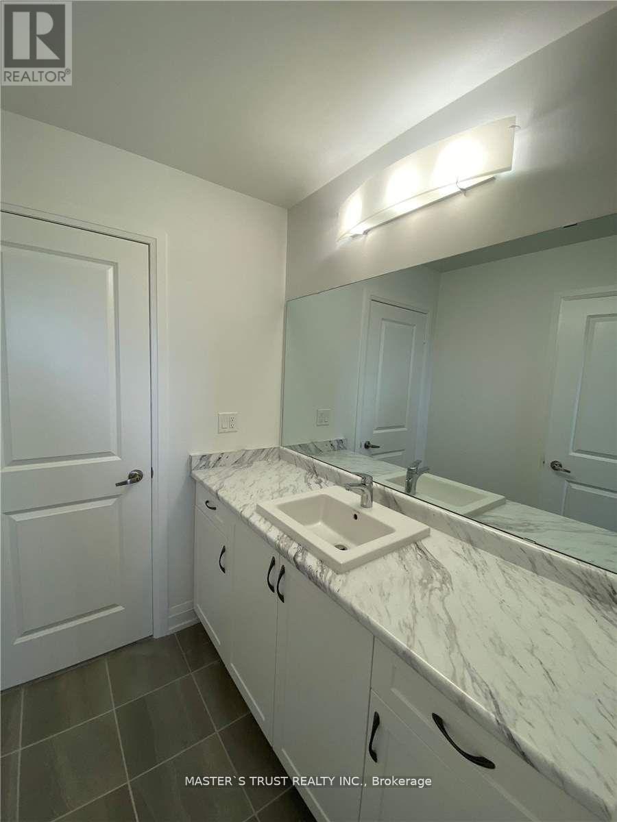 102 Frank Kelly Drive, East Gwillimbury, ON, L9N 0V3 - 8