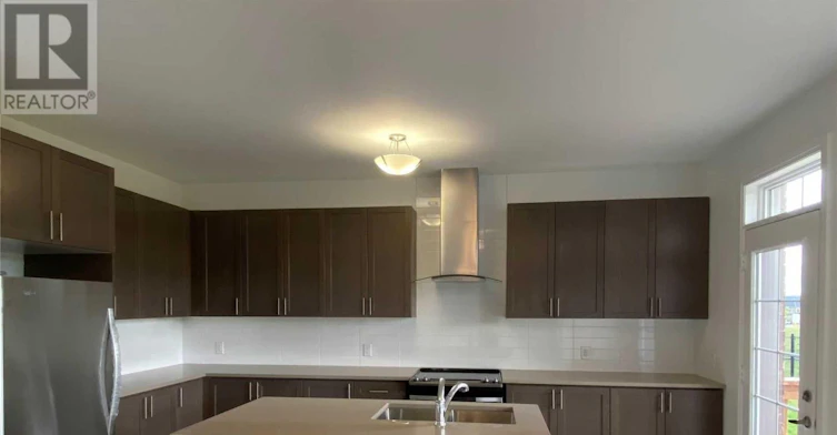 102 Frank Kelly Drive, East Gwillimbury, ON, L9N 0V3 - 3