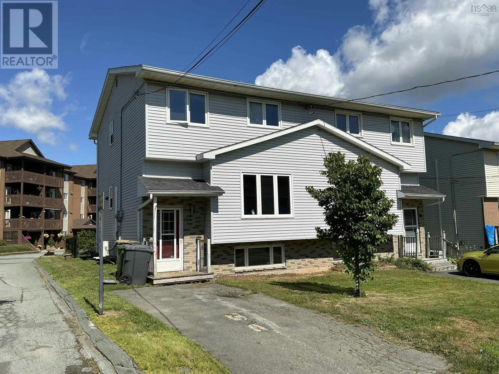 17 Oakwood, Dartmouth, NS, B2W 5P8