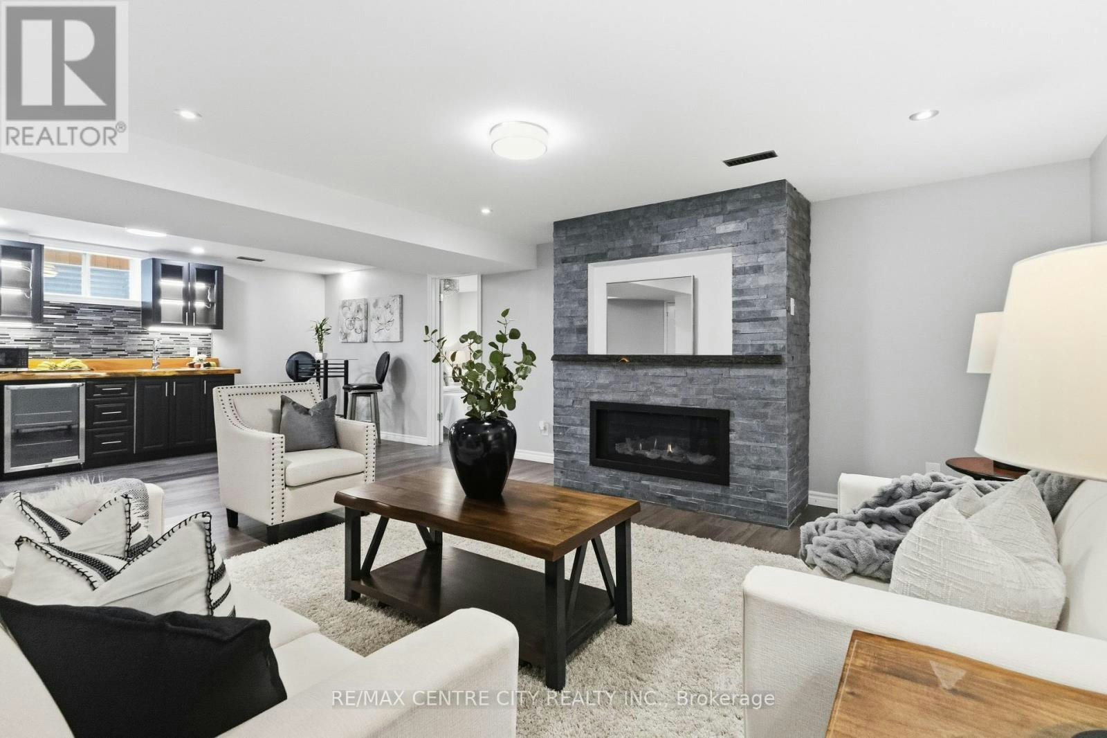 93 Mctaggart Court, London, ON, N5X 3L9