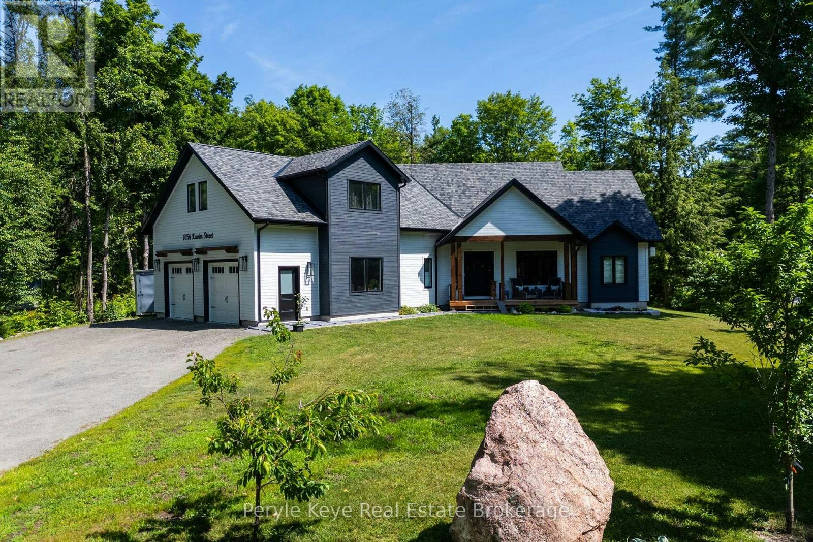 1056 Xavier Street, Gravenhurst, ON, P0E 1G0