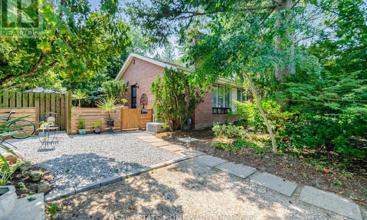 3 Shadwell Place