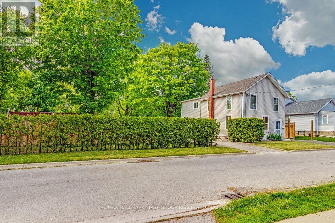 26 Whiting Avenue, Oshawa, ON, L1H 3T3 - 3
