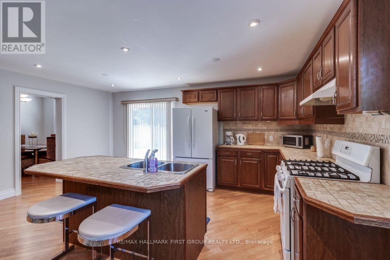 26 Whiting Avenue, Oshawa, ON, L1H 3T3 - 7