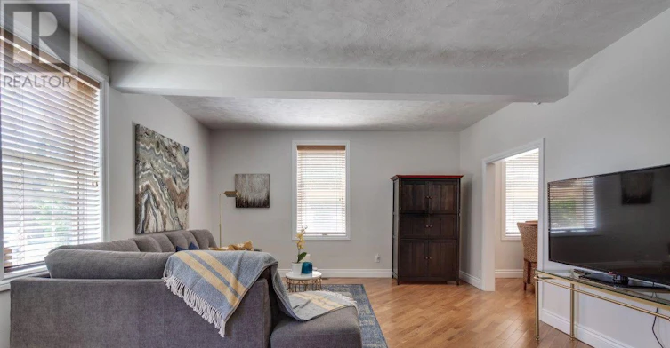 26 Whiting Avenue, Oshawa, ON, L1H 3T3 - 4