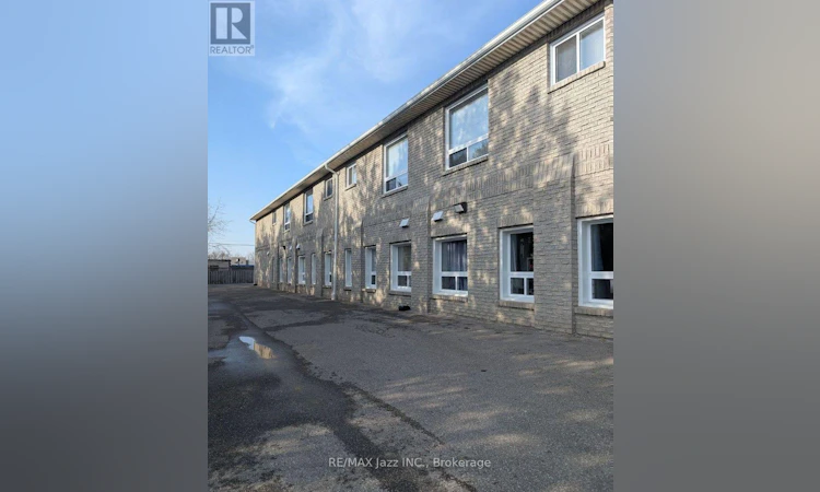 106-26 Spencer Street E