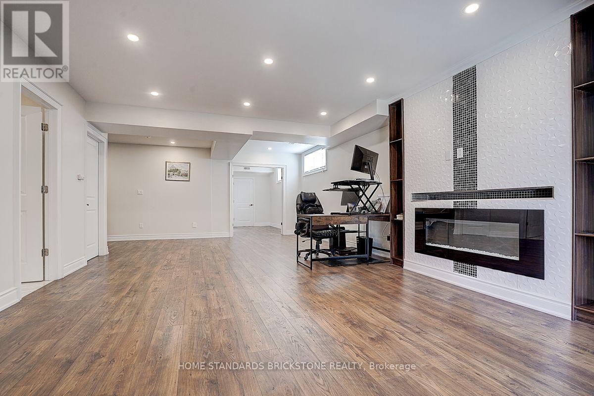 36 Abitibi Avenue, Toronto, ON, M2M 2V1 - 48