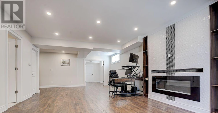 36 Abitibi Avenue, Toronto, ON, M2M 2V1 - 48