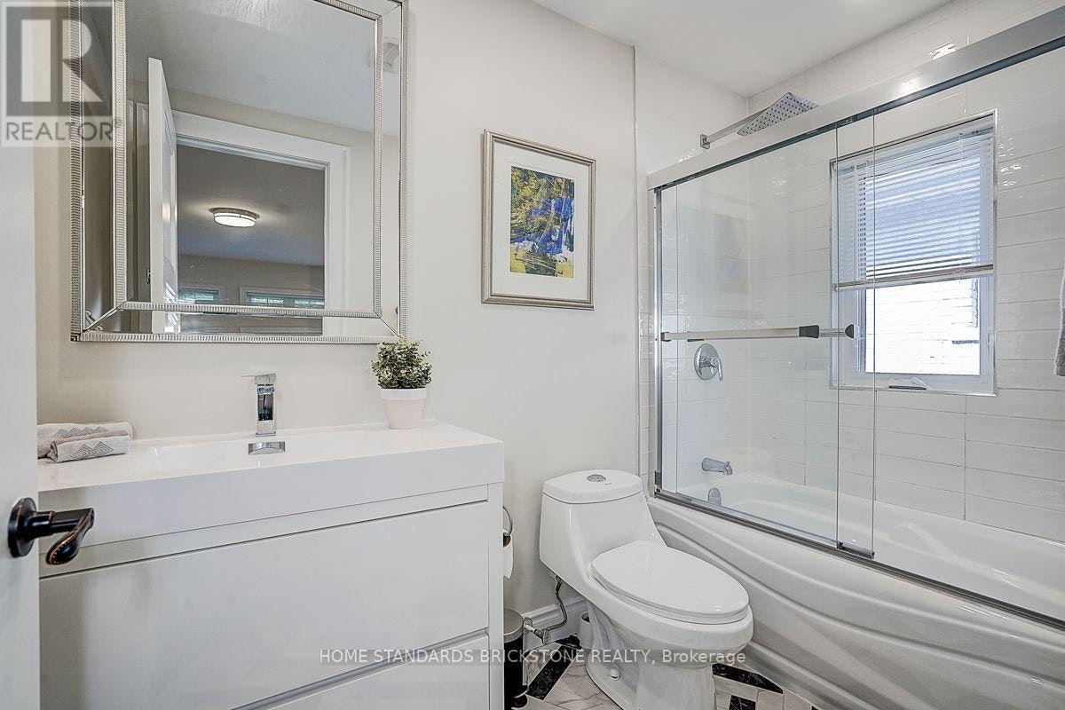 36 Abitibi Avenue, Toronto, ON, M2M 2V1 - 41