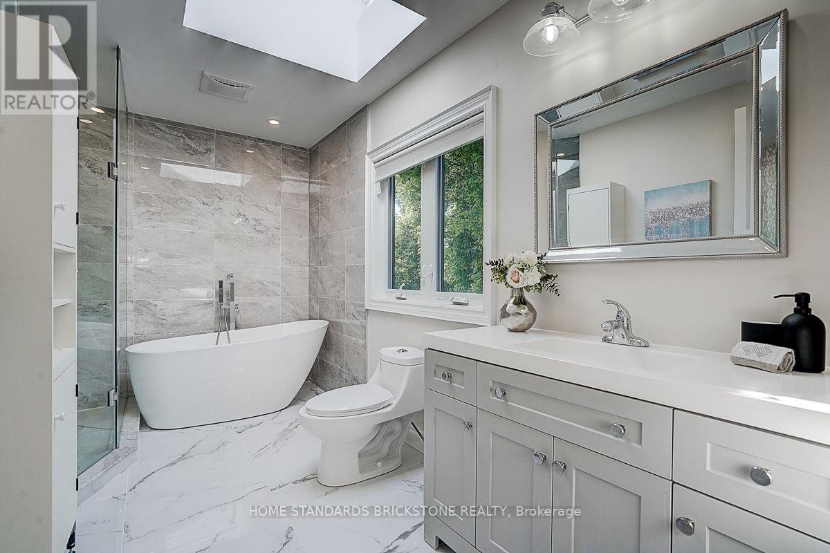 36 Abitibi Avenue, Toronto, ON, M2M 2V1 - 32