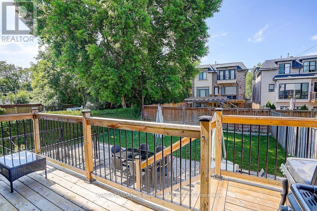 36 Abitibi Avenue, Toronto, ON, M2M 2V1 - 4