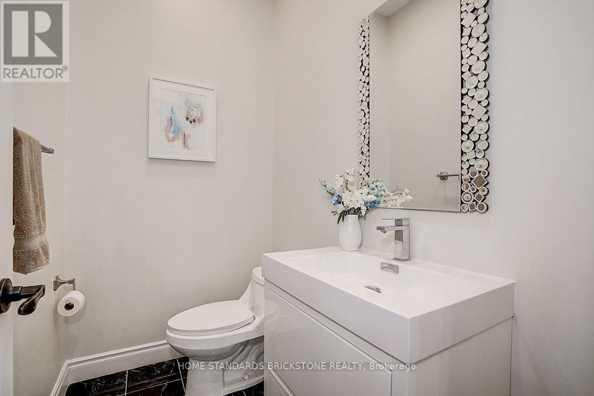 36 Abitibi Avenue, Toronto, ON, M2M 2V1 - 27