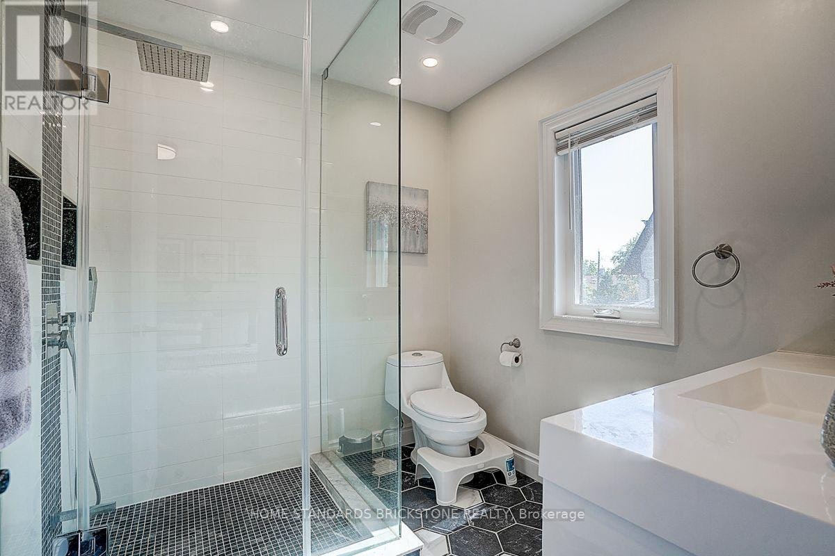 36 Abitibi Avenue, Toronto, ON, M2M 2V1 - 37
