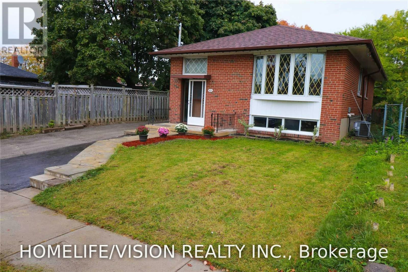 BSMT-61 Lewiston Road, Toronto, ON, M1P 1X8