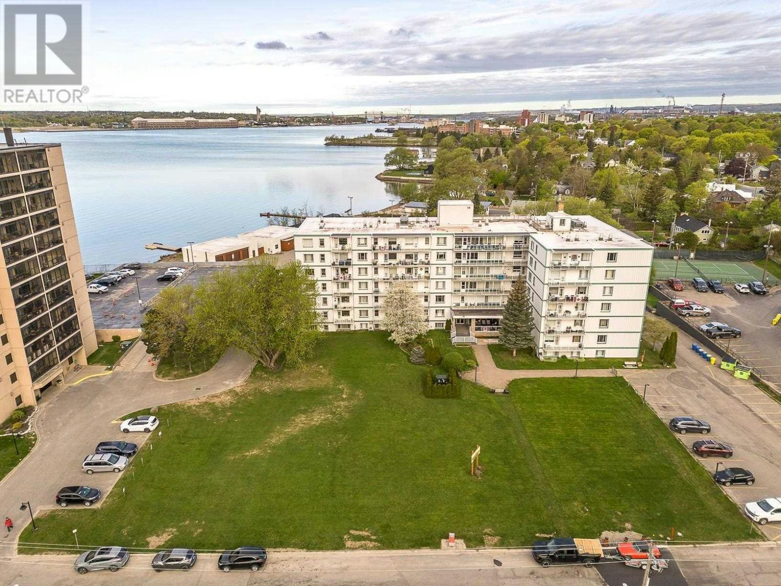 202-99 Pine Street, Sault Ste. Marie, ON, P6A 3Y3
