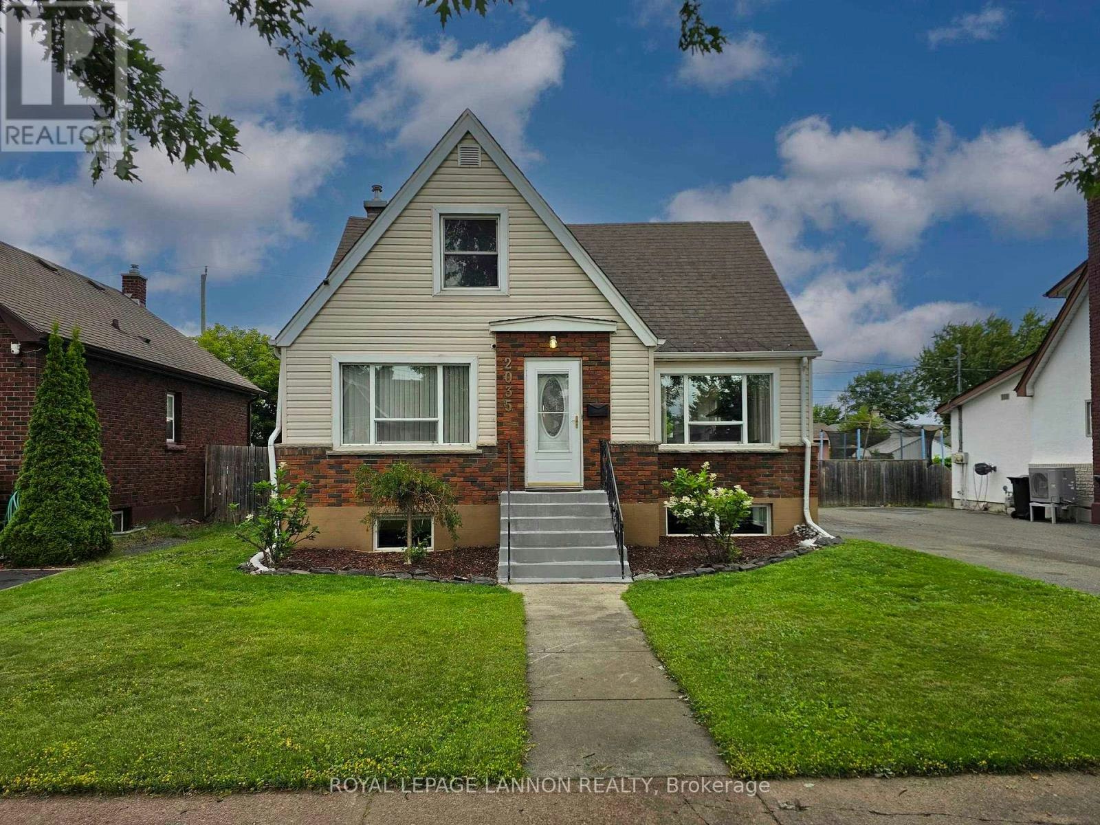 2035 Hamilton Avenue, Thunder Bay, ON, P7E 4Y3