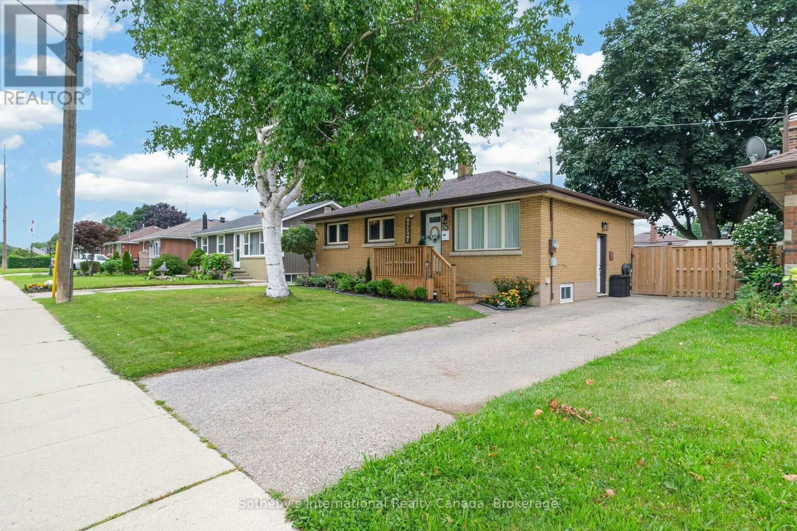 94 Ninth Avenue, Brantford, ON, N3S 1E5
