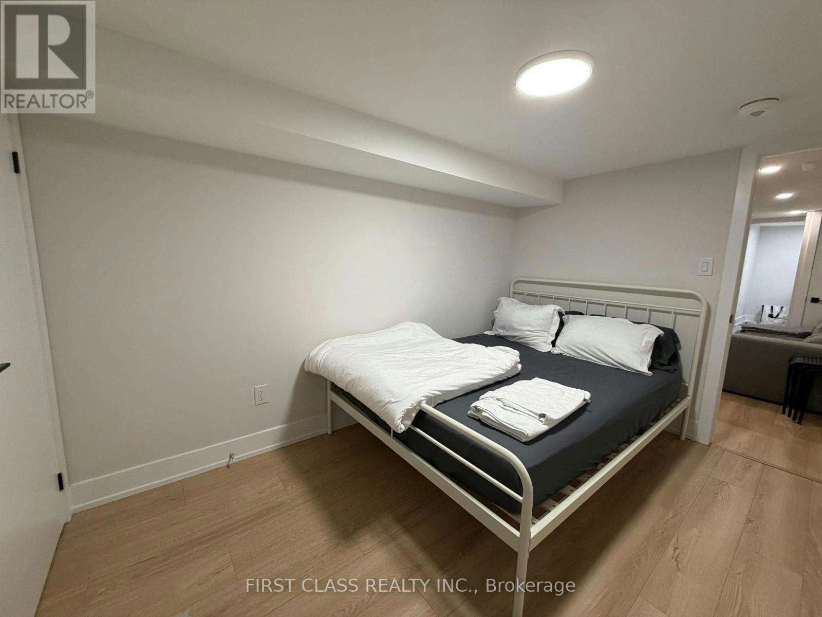 431 Roxton Road, Toronto, ON, M6G 3R5 - 34