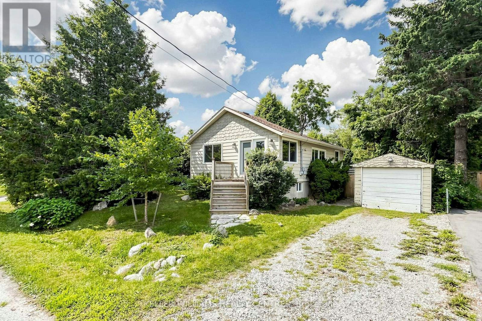 9 Maple Grove Street, Whitchurch-Stouffville, ON, L4A 2X6