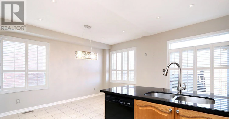 3656 Twinmaple Drive, Mississauga, ON, L4Y 3R1 - 6
