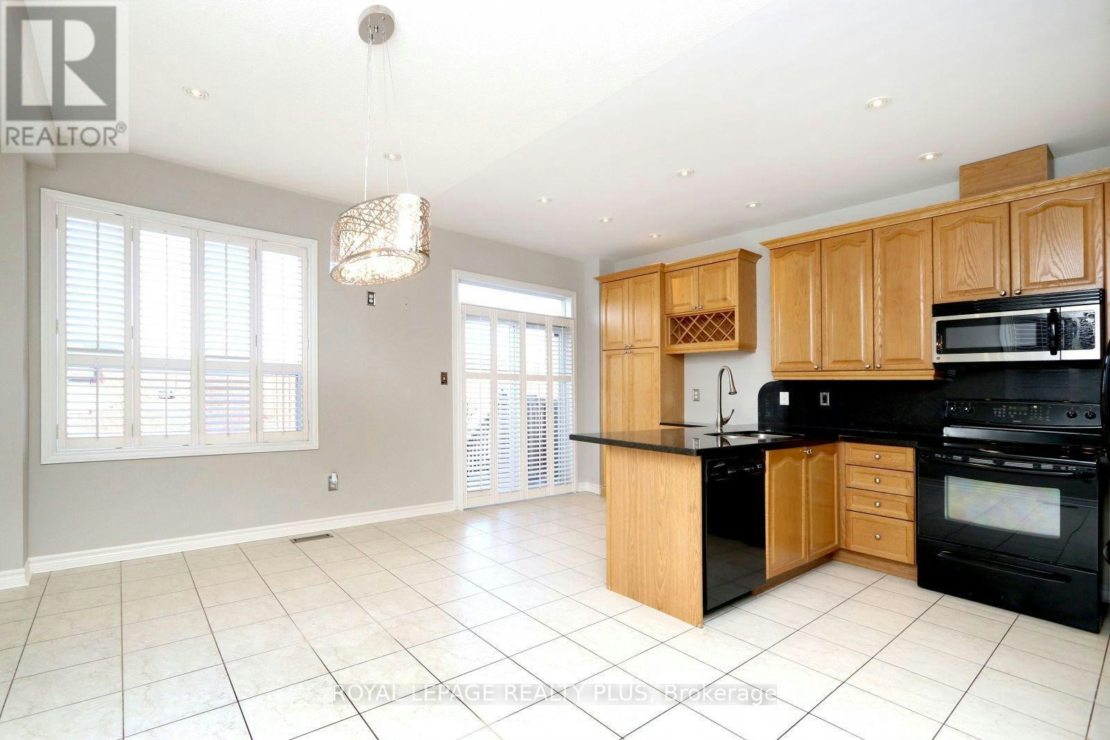 3656 Twinmaple Drive, Mississauga, ON, L4Y 3R1 - 3